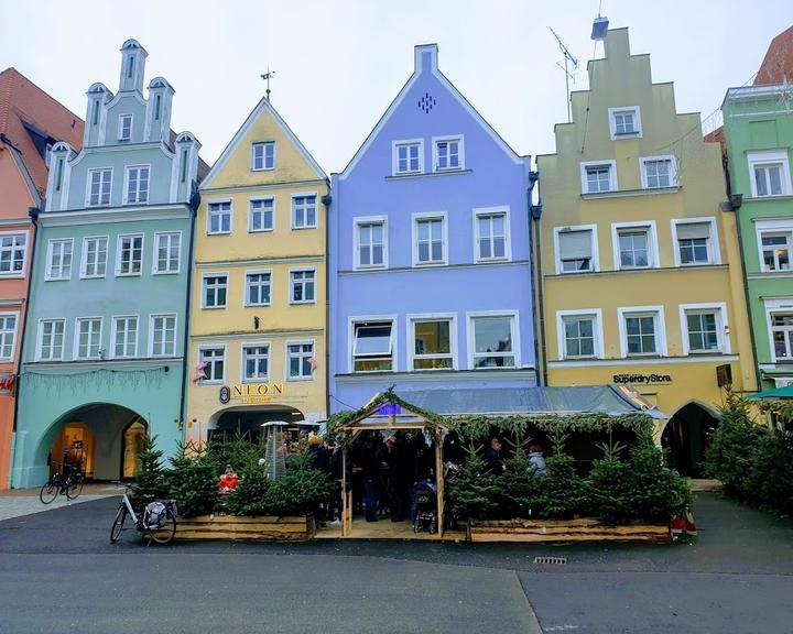 Neon Landshut Cafe